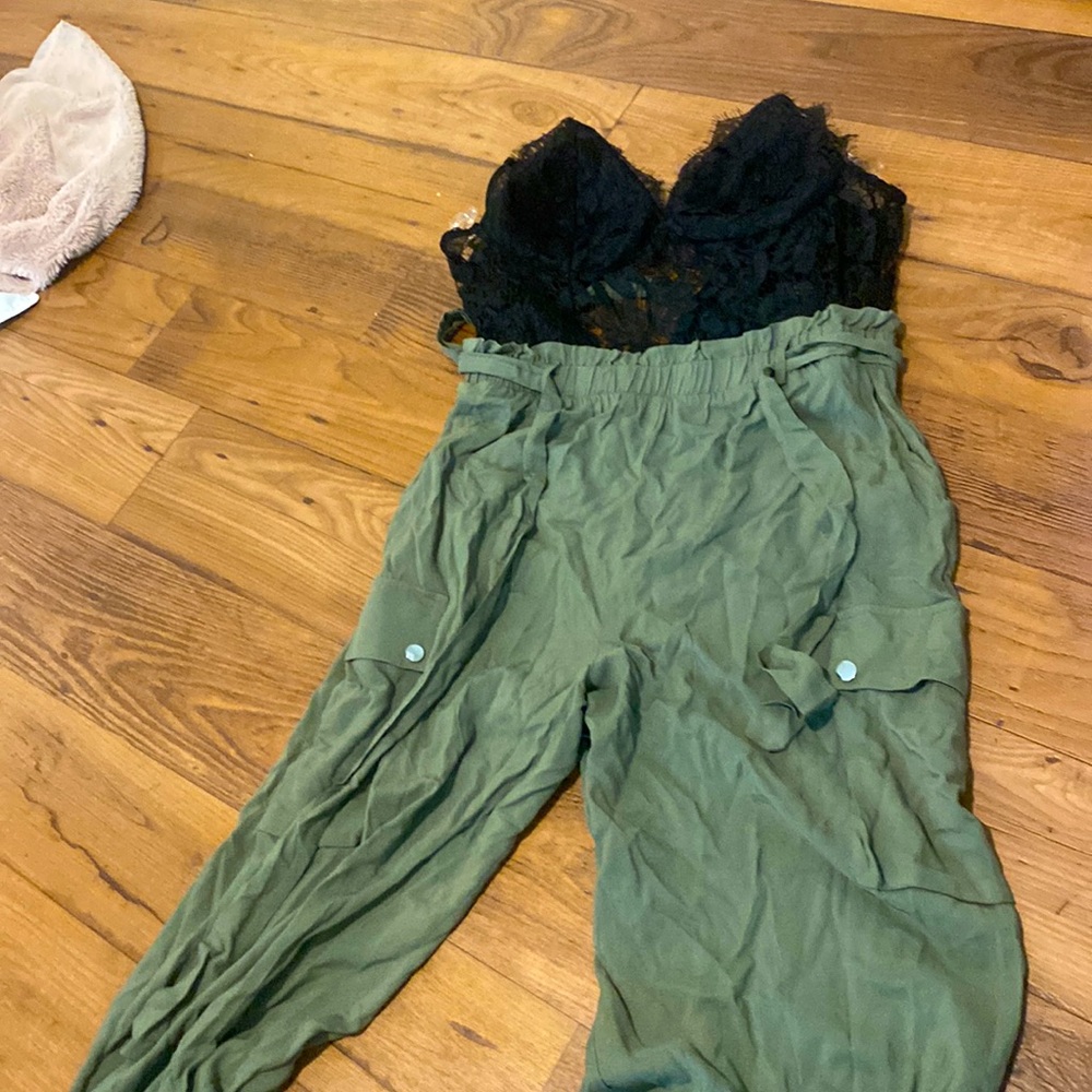 Super cute jumpsuit! Very comfy! Perfect for a night out!